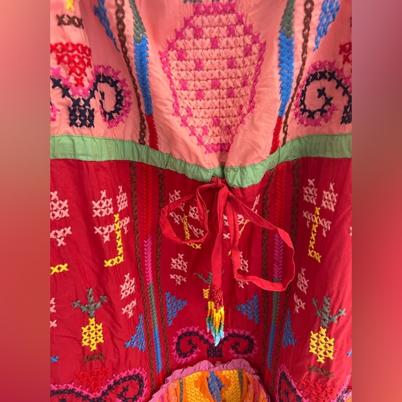 NWT Farm Rio tiered dress. Color blocking embroidered midi dress. Color: multi - Picture 7 of 11